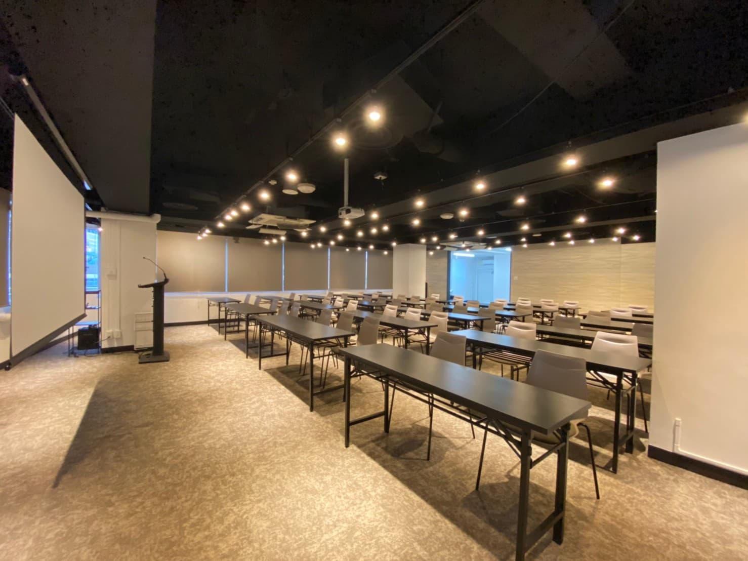 スクール形式 - TIME SHARING 渋谷ワールド宇田川ビル 9Aの写真