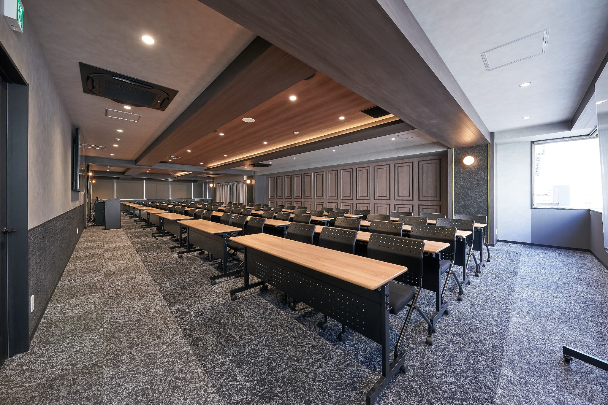 【メインフロア】