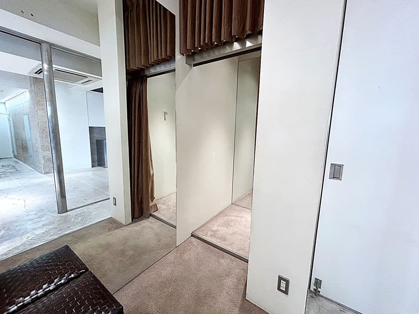 フィッティングルーム