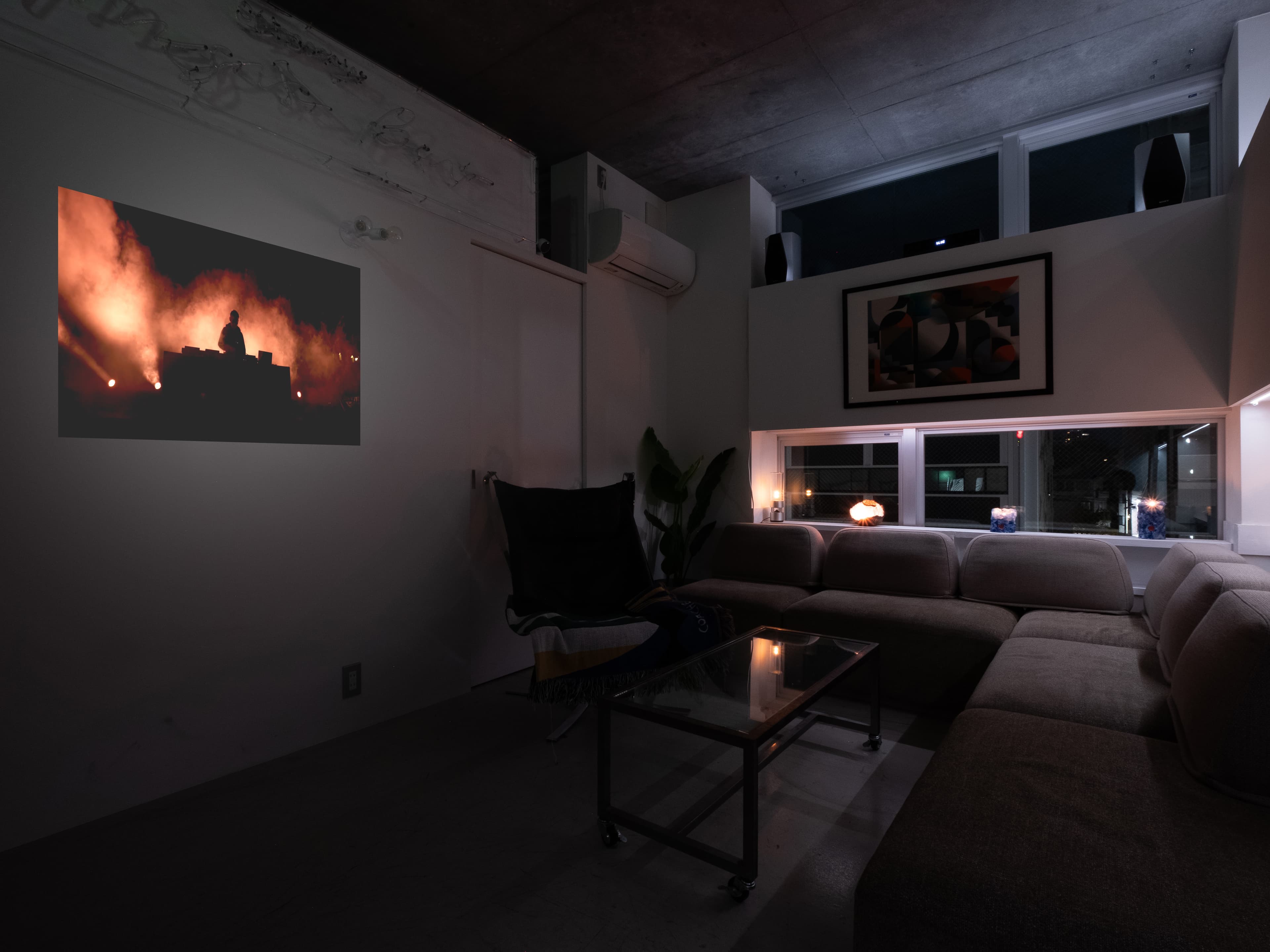 PROJECTOR