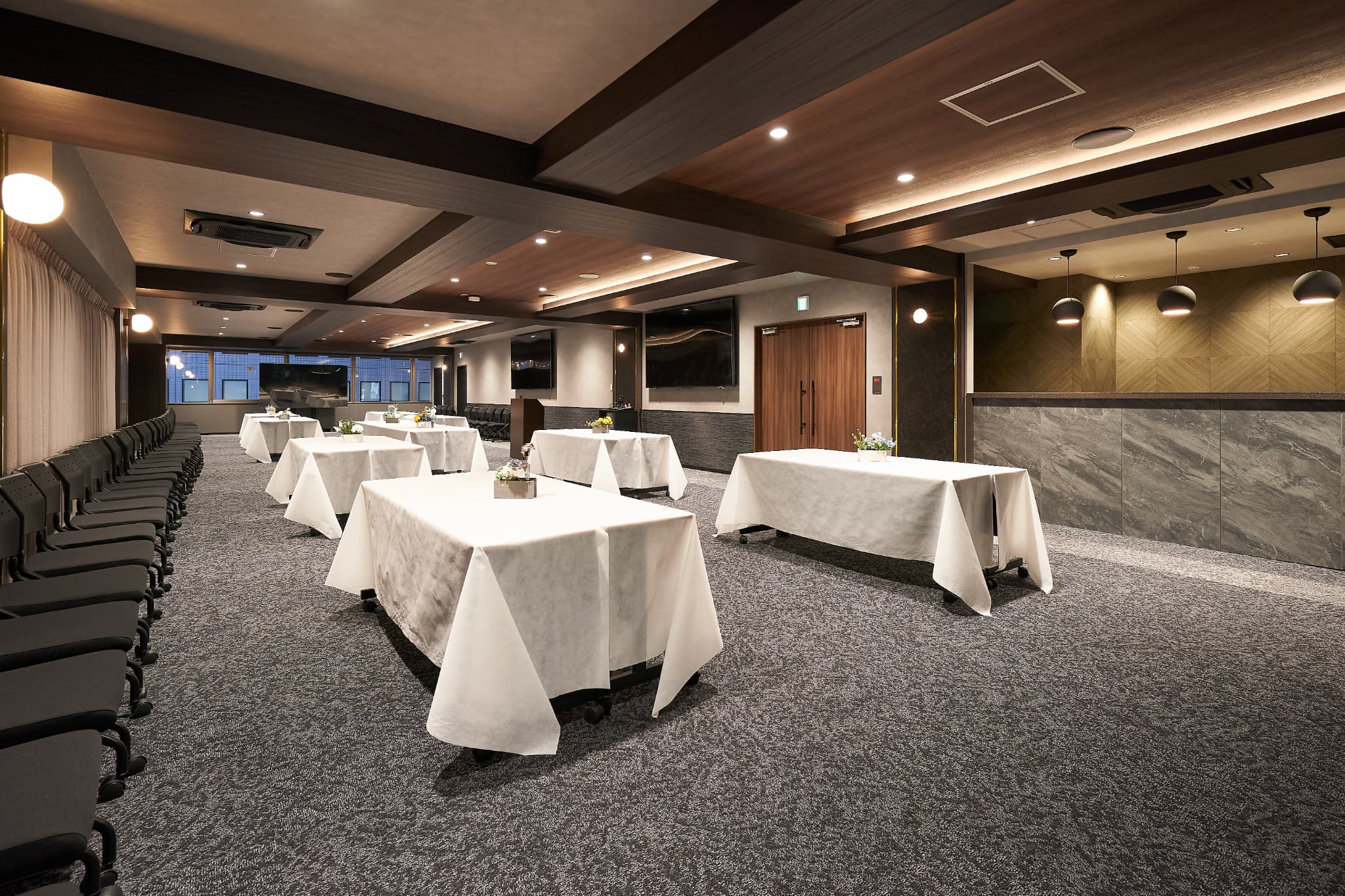 【半立食レイアウト】