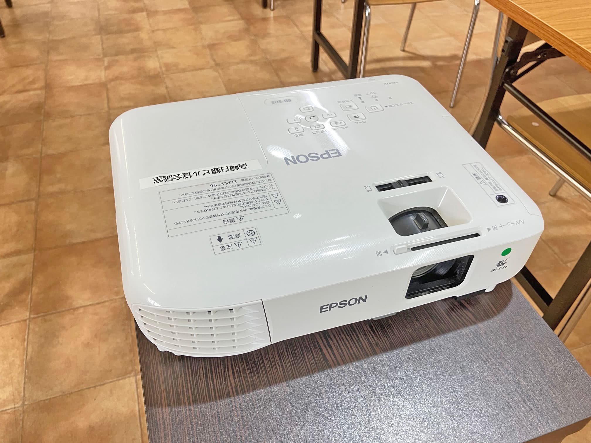 当貸会議室におきましては、プロジェクターのご利用も無料となります。