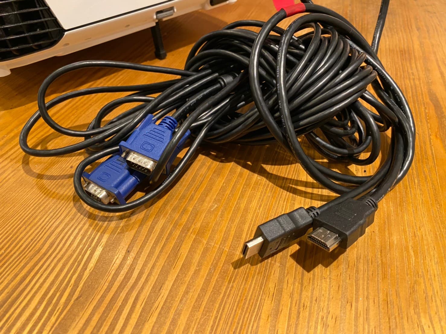 HDMI⇔VGAケーブル - グレイドパーク南青山(旧:Mace南青山)の写真