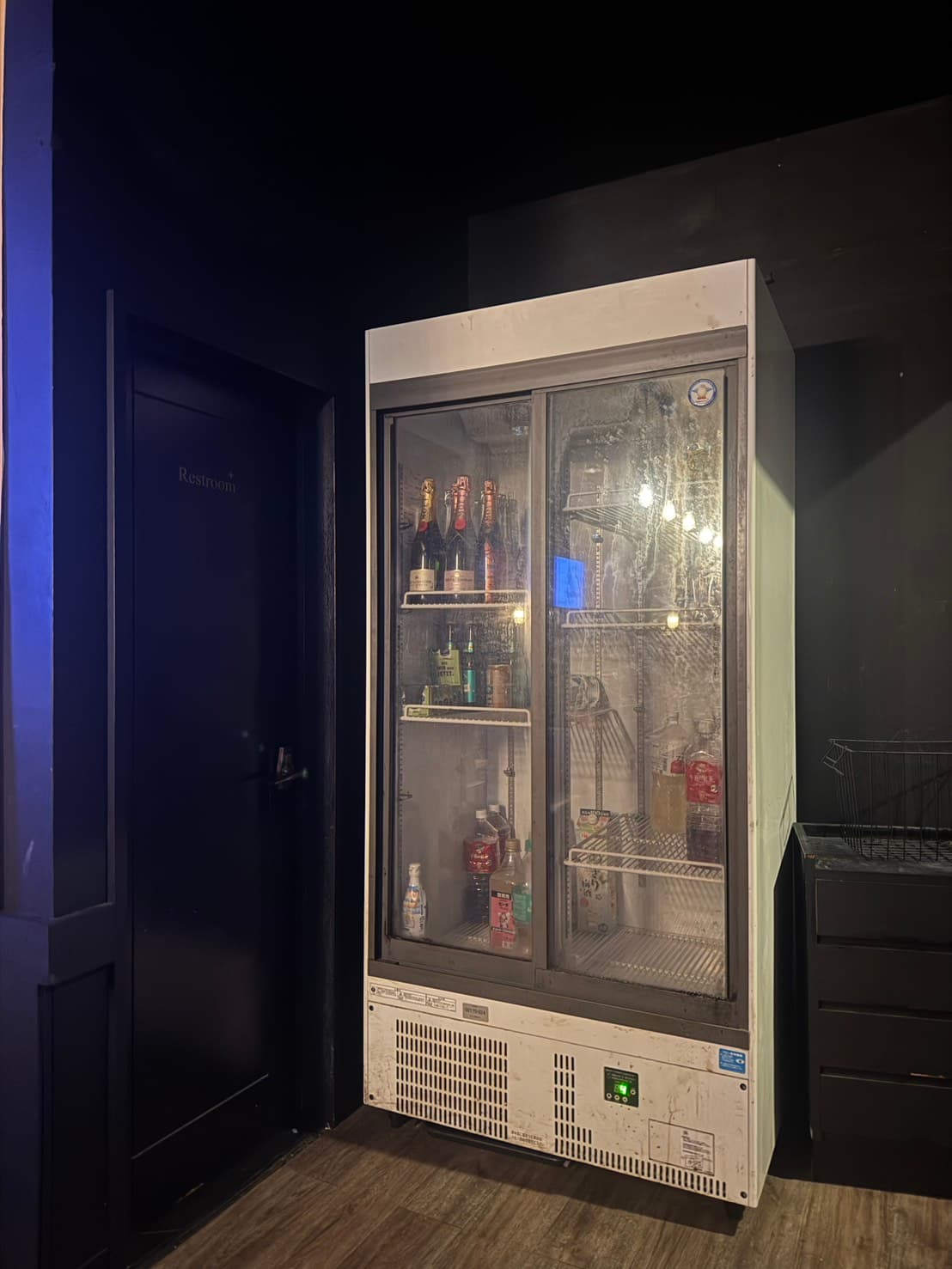 大きな冷蔵庫と製氷機完備!