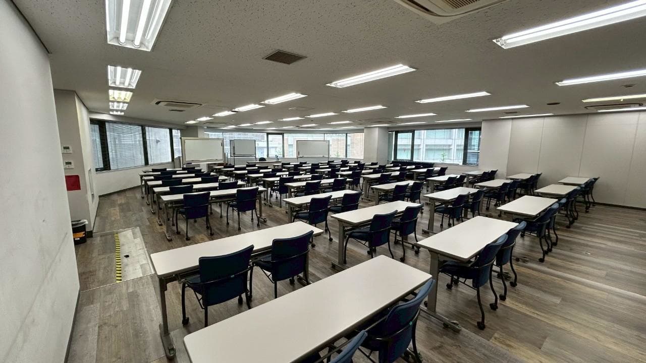 【ホワイトボード、演台、OAタップ、Wi-Fiは無料でご利用可能です!】