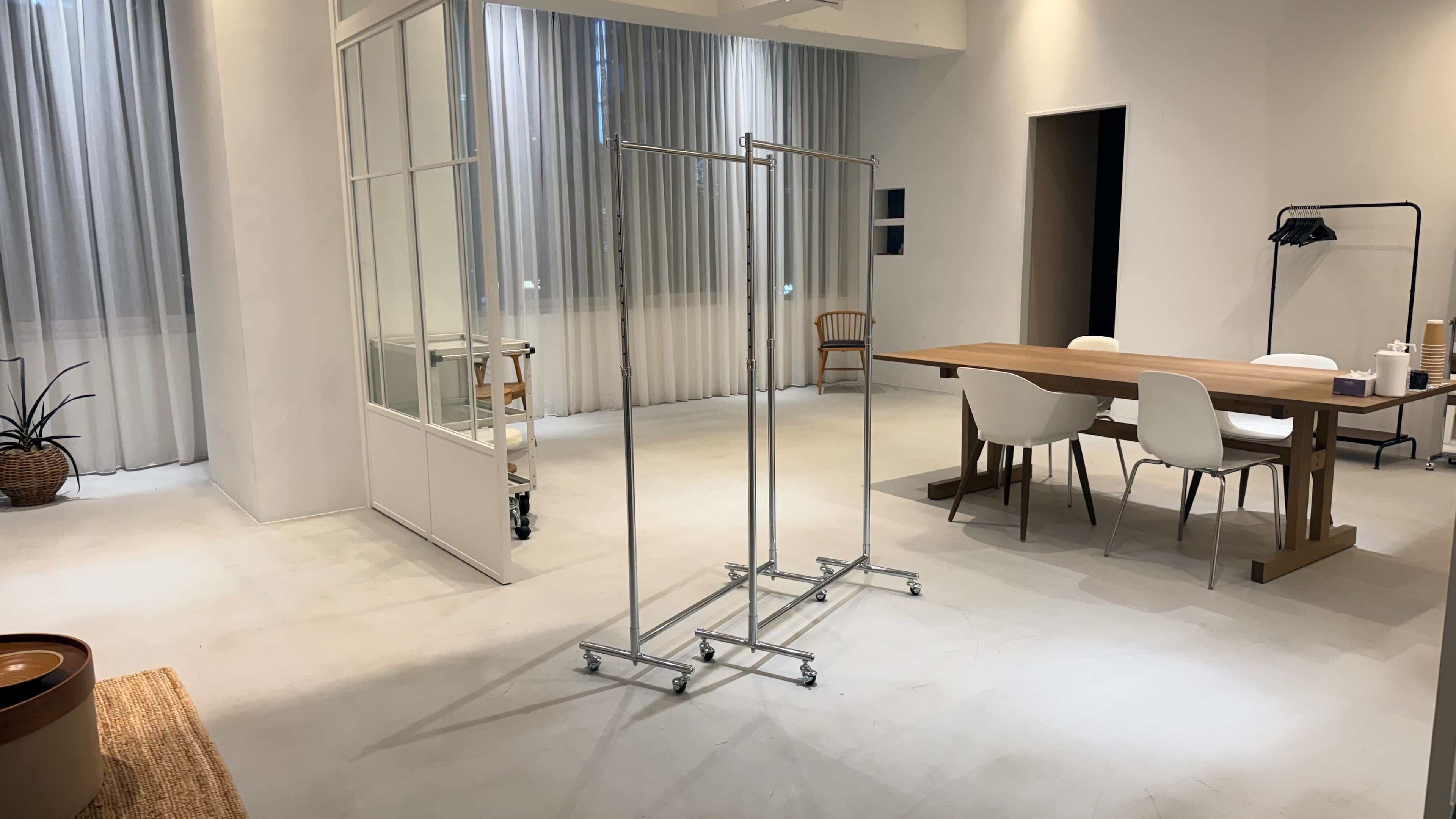 無料備品のハンガーラック