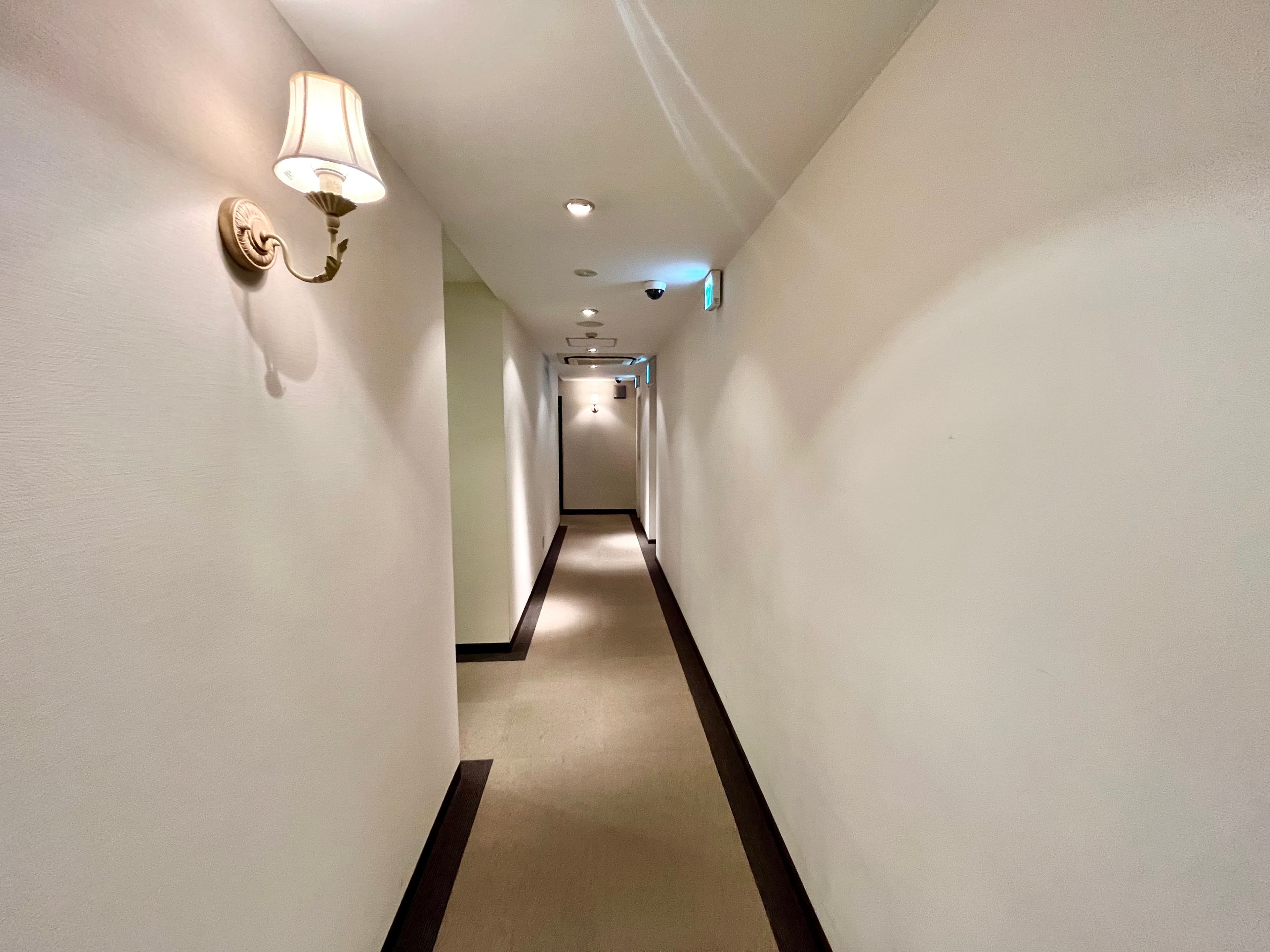 【一番奥の角を左に曲がってください】 - TIME SHARING 銀座 旗ビル roomQの写真