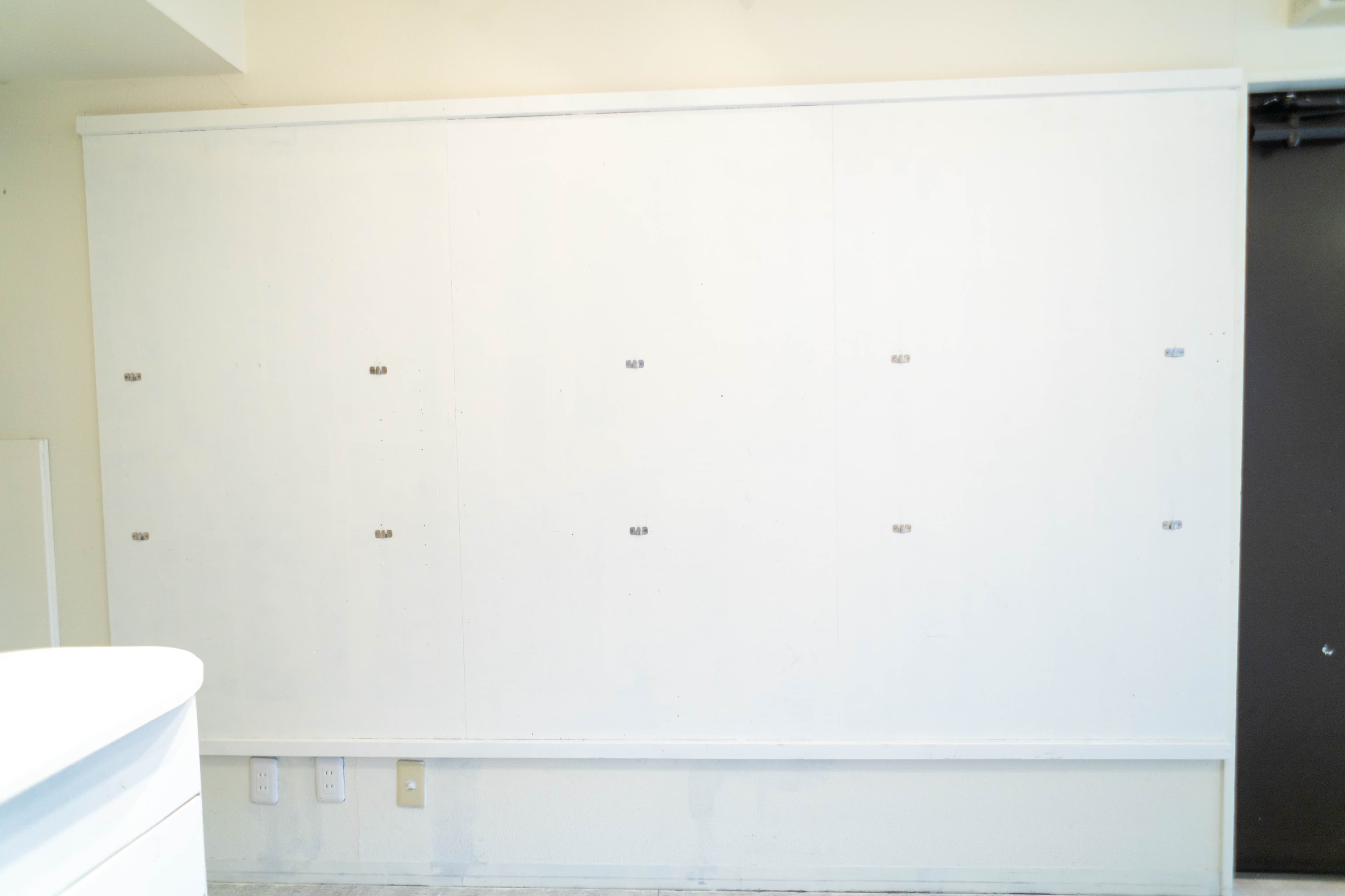 棚スペースも完備。ウェアから小物まで立体的に魅せる。