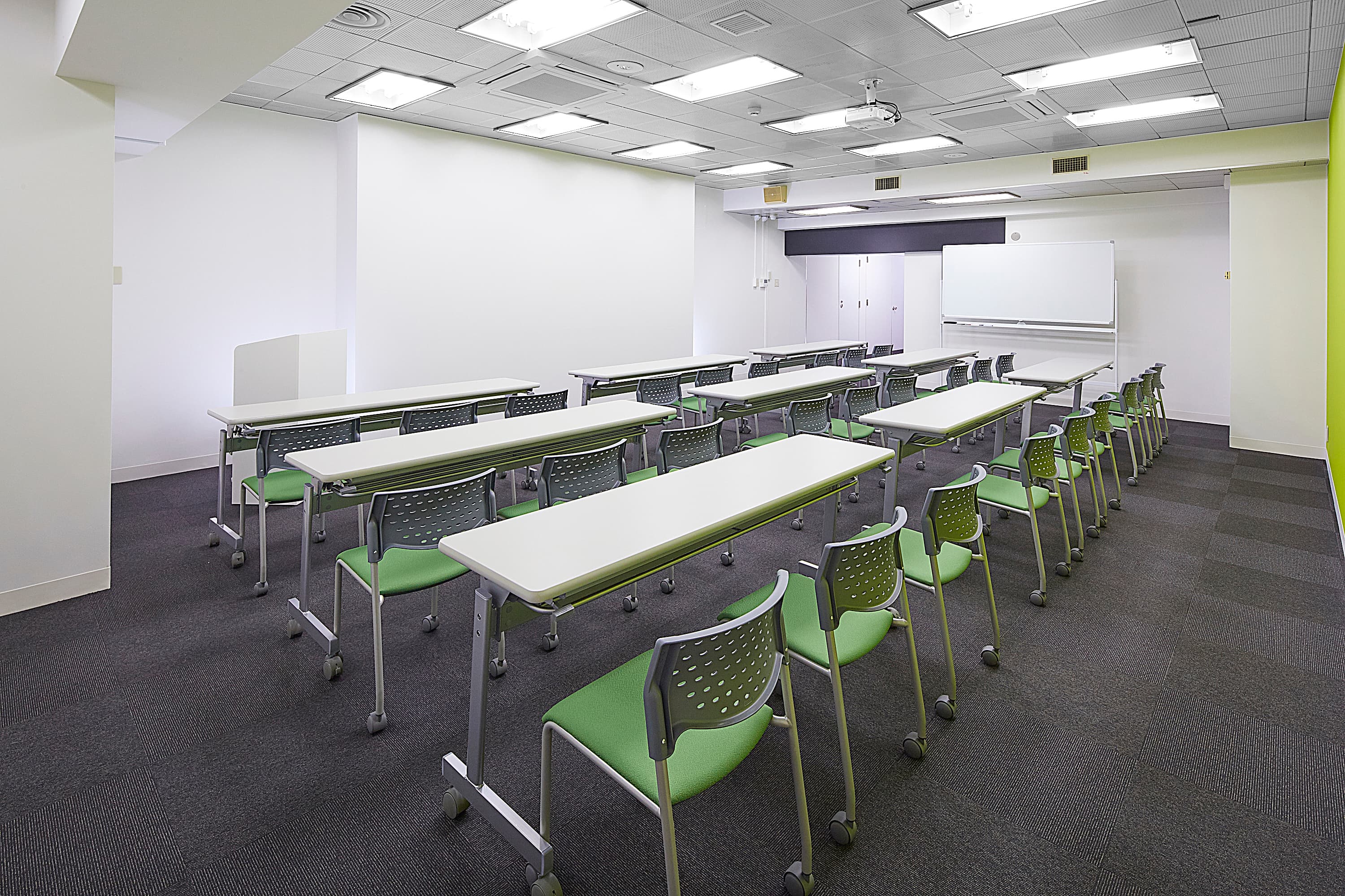 スクール形式 - みんなの会議室 神田の写真