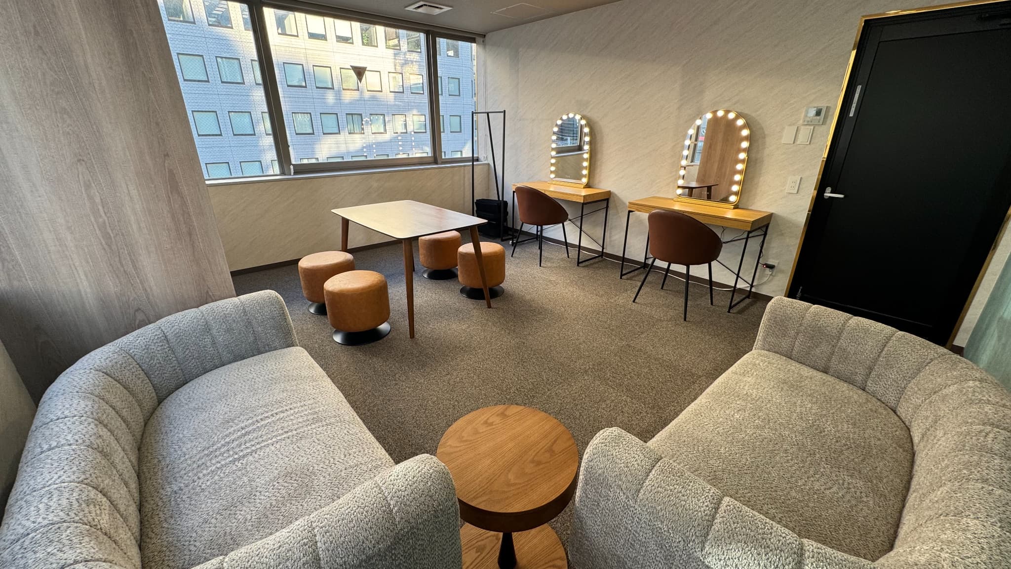 控室6階_グレイドパーク 新橋駅前(銀座口)