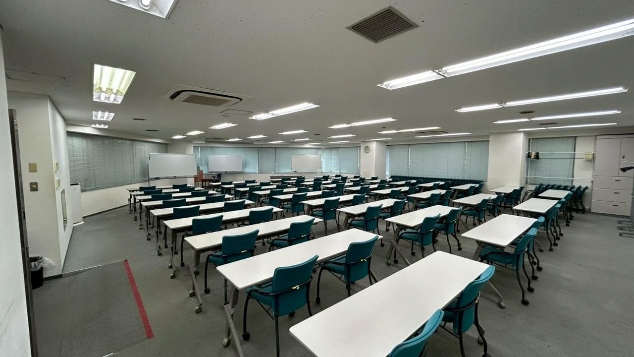 【水道橋駅から徒歩6分!好立地な会議室です!】