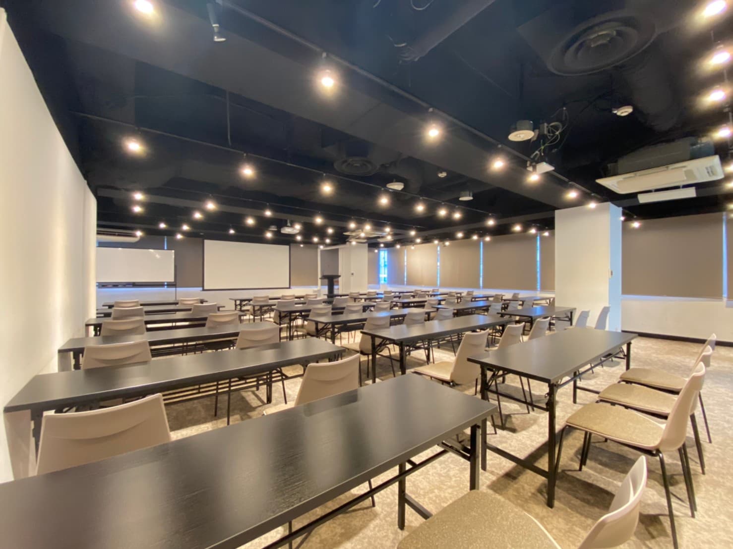 スクール形式 - TIME SHARING 渋谷ワールド宇田川ビル 9Aの写真