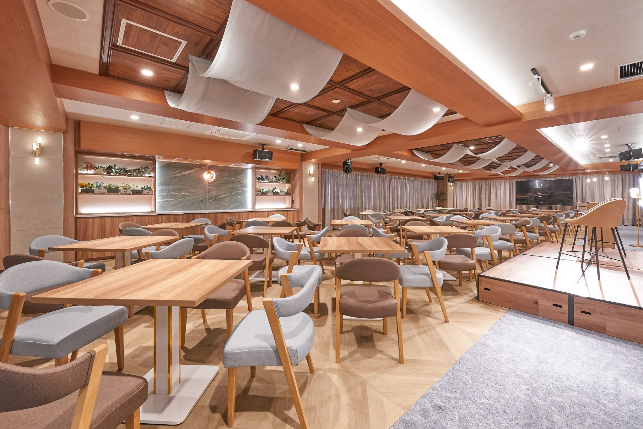 【メインフロア】