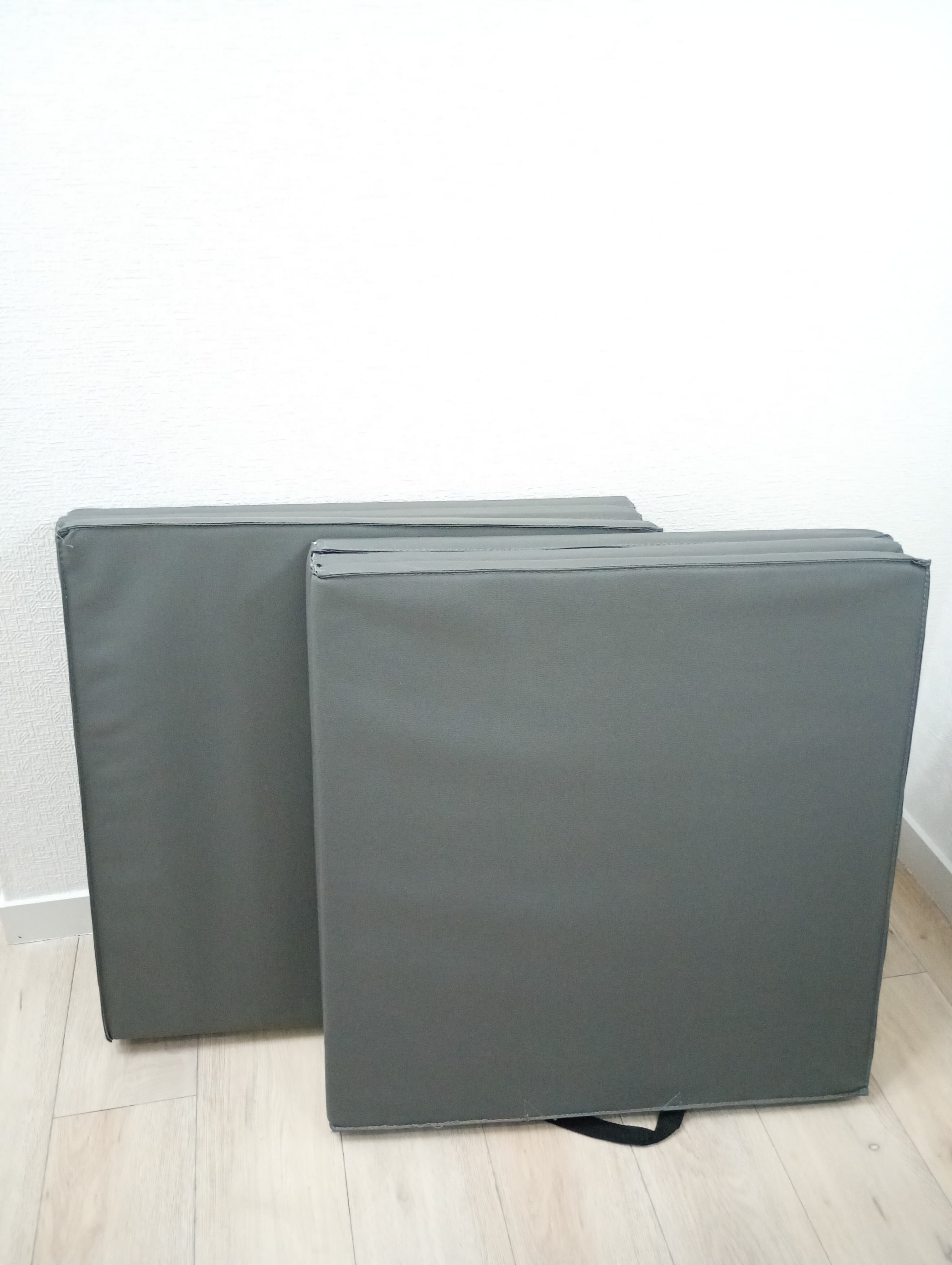 エクササイズマットレス2個 183x61x厚さ6cm ※在庫時の保管状態により一部凹み箇所あり