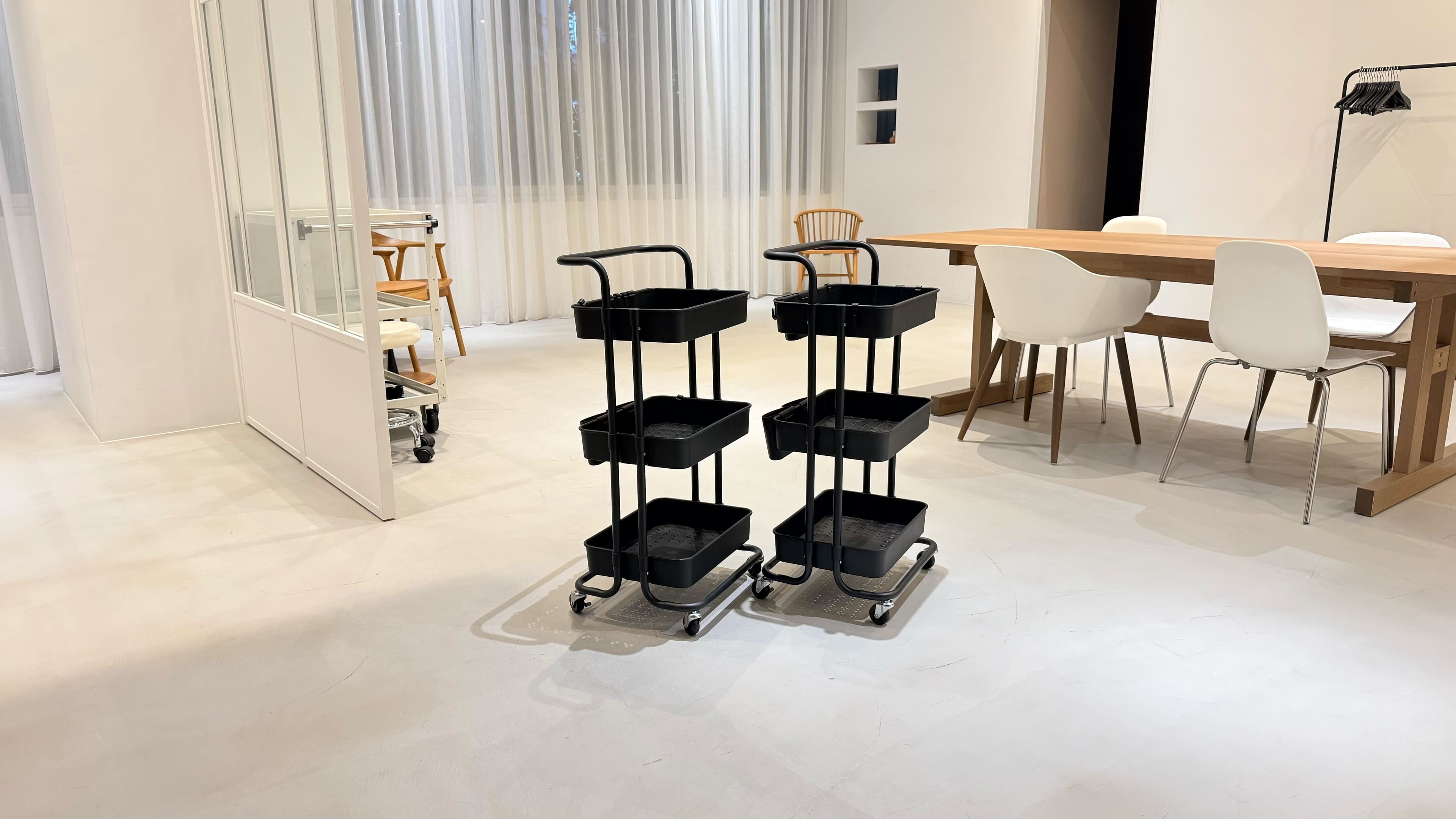 無料備品のスチールラック