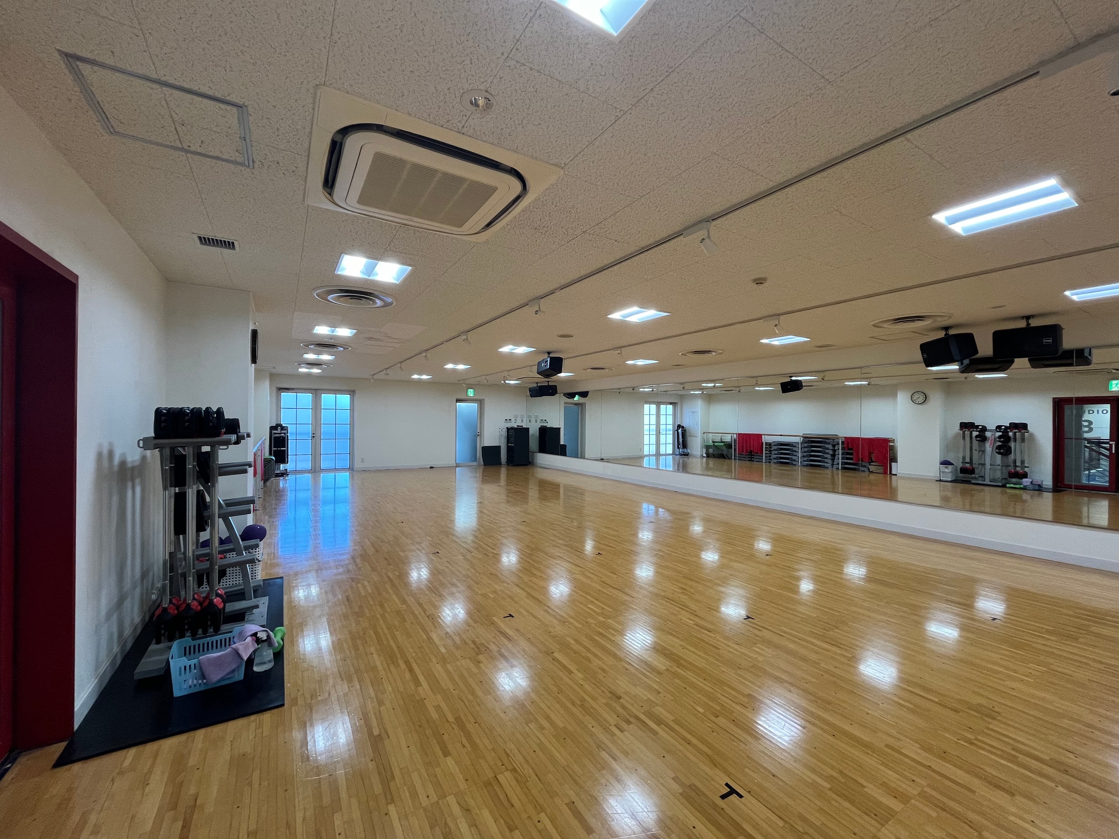 【アンプは無料でご利用いただけます(椅子やトレーニング器具は使用禁止です)】