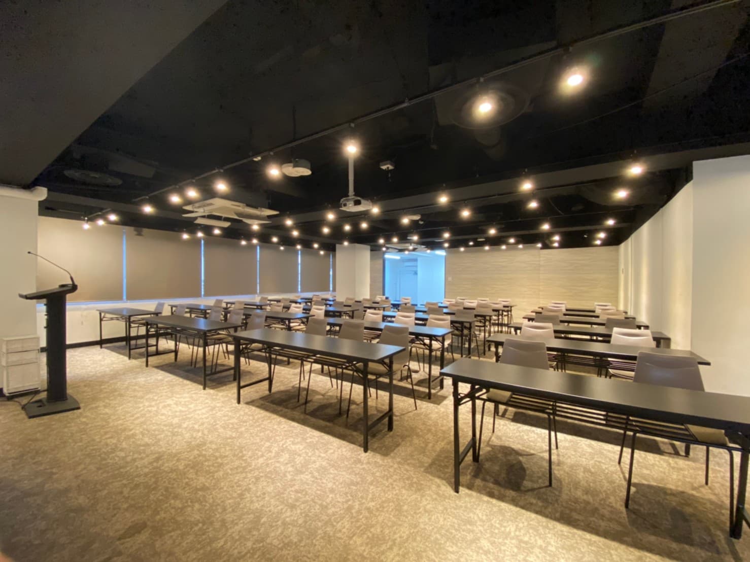 スクール形式 - TIME SHARING 渋谷ワールド宇田川ビル 9Aの写真