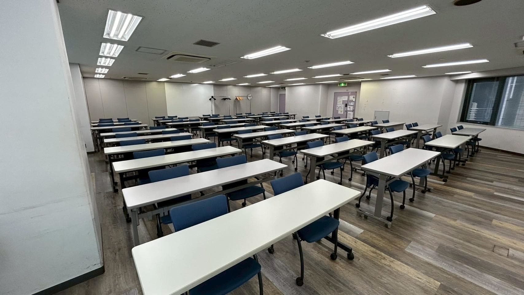 【水道橋駅から徒歩6分!好立地な会議室です!】
