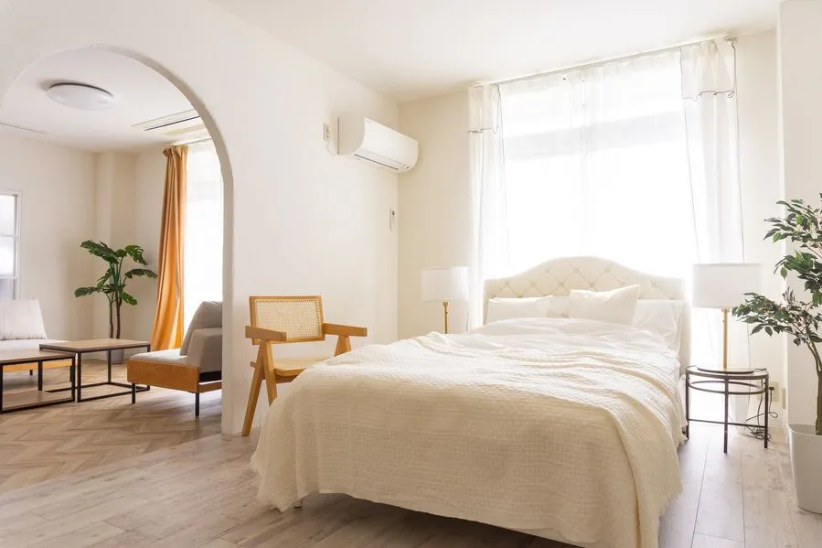 甘すぎないオトナかわいいセミダブルベッド※ベッドは撮影備品としての利用のみ可能です