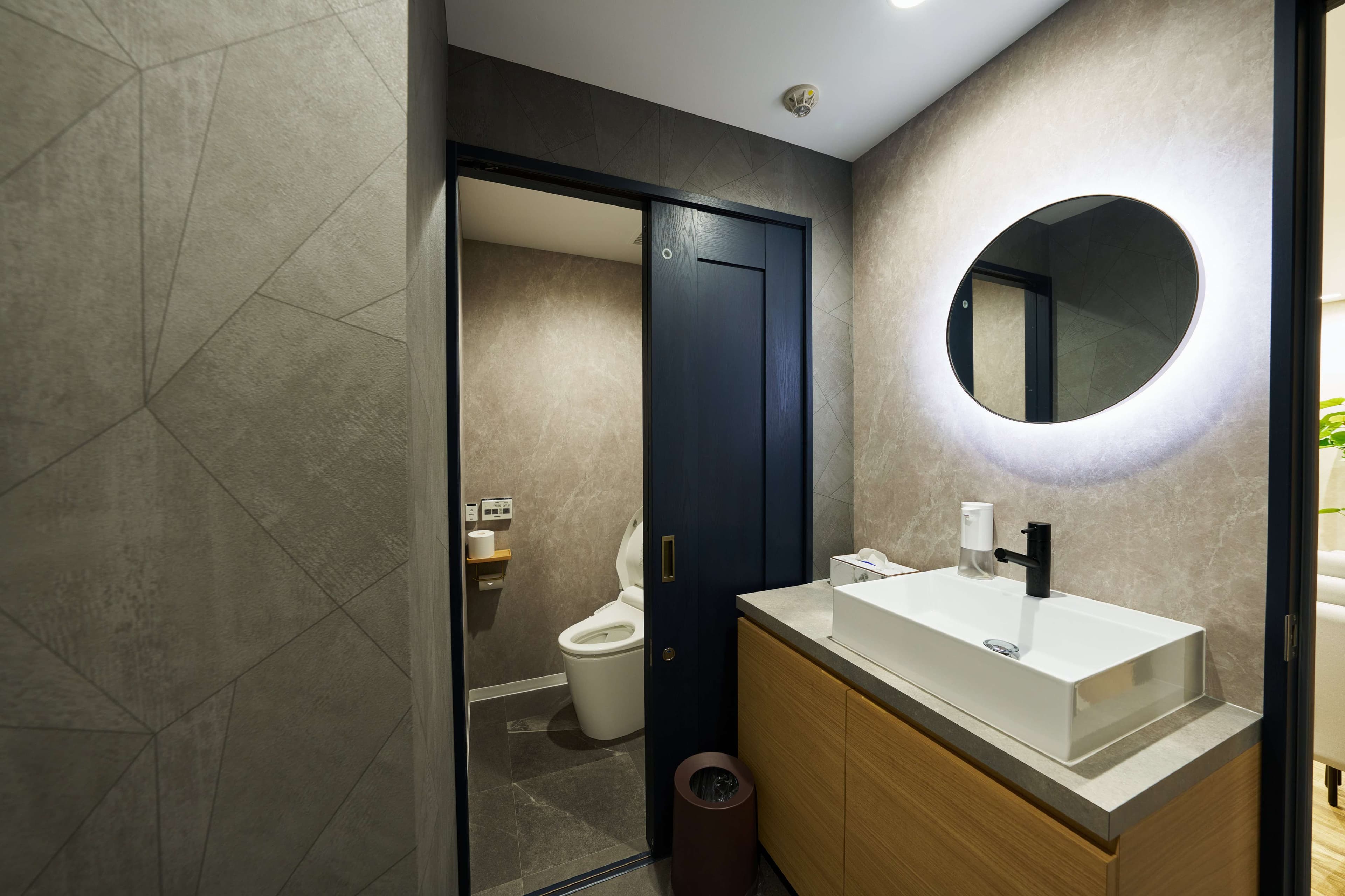 【男性トイレ:個室1、小便器1】 - グレイドパーク表参道(旧:Glade Park 表参道)の写真