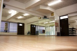 【大久保】新宿区内、２４時間利用可能な格安スタジオ！「赤レンガスタジオ ダンス」