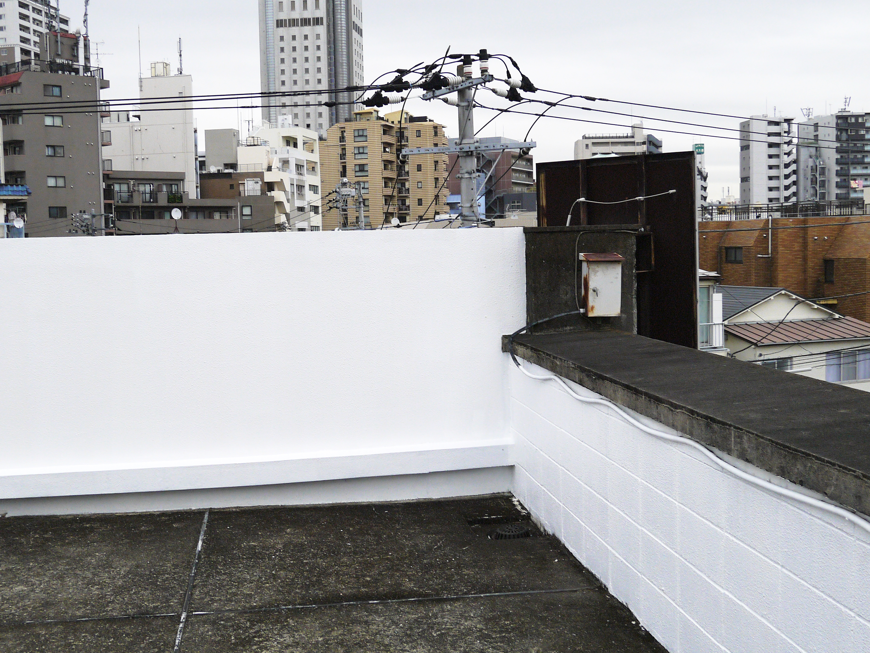 白パネルを張ったり、雨を降らしたり、屋上だからできることたくさん！「STUDIO ON (Roof)」