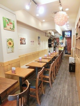 【東新宿／新大久保】ペットＯＫの細長～いレンタルカフェ　『café&bar THE AKA』