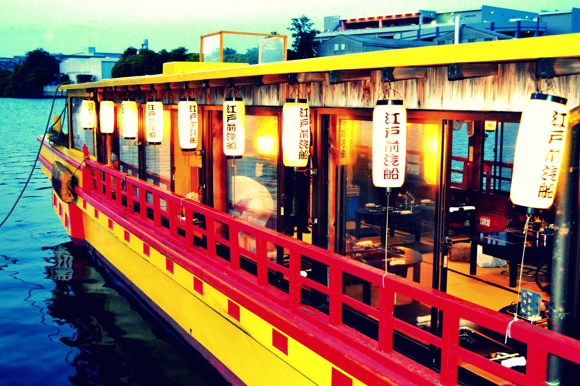 東京の屋形船を予約！料理や料金相場とは？