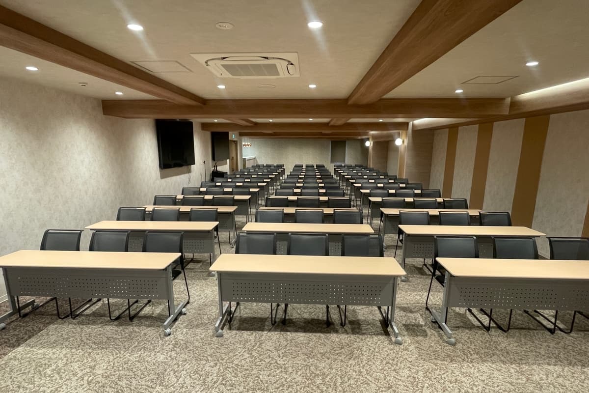 レイアウト変更が可能な多目的セミナールームの会場