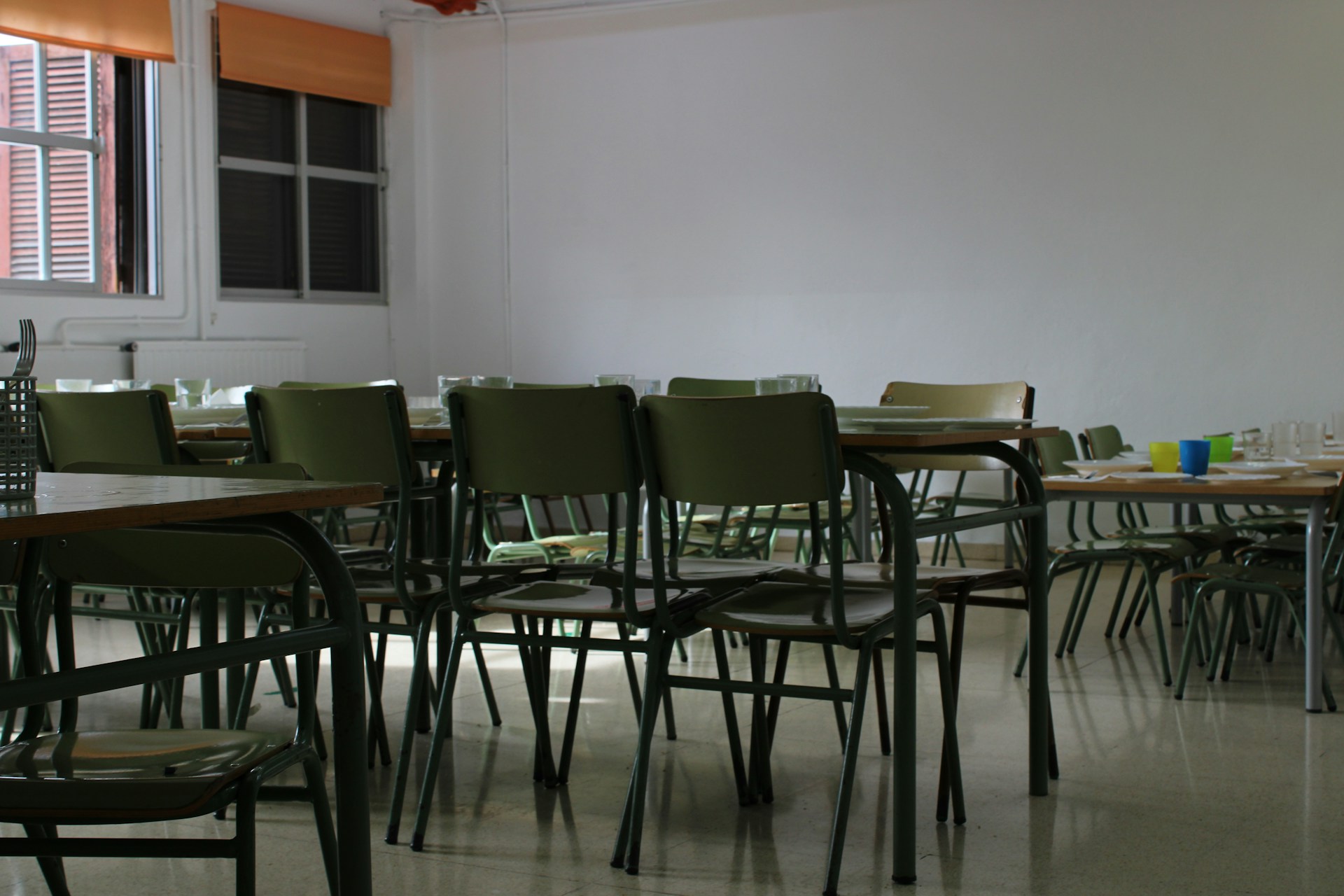 こども会や保護者会に適した学校のような会場の風景