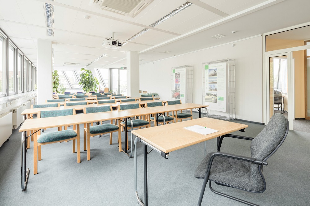 座学向けの教室やスクールの利用に適した会場