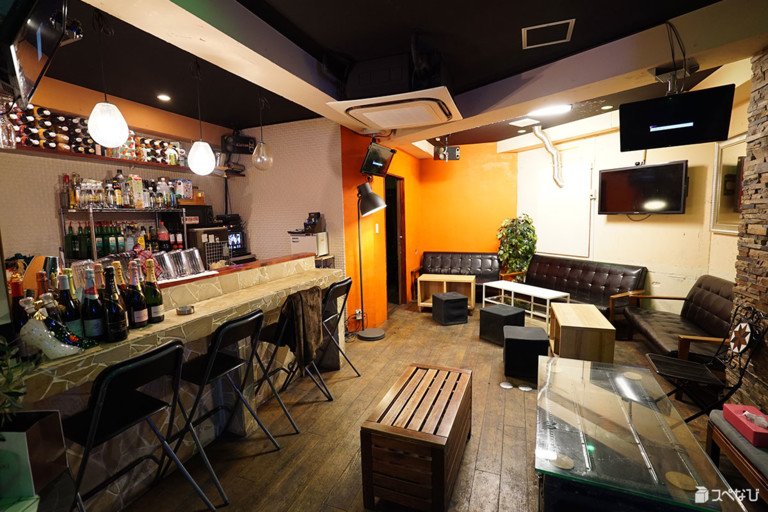 新bar Dejavu 旧bar Stork 東新宿 カフェ風の内装で人気 東新宿駅
