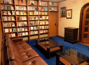 千葉市若葉区のレトロな洋間を読書室にしました。「大宮台ひだまりと本の家」の写真