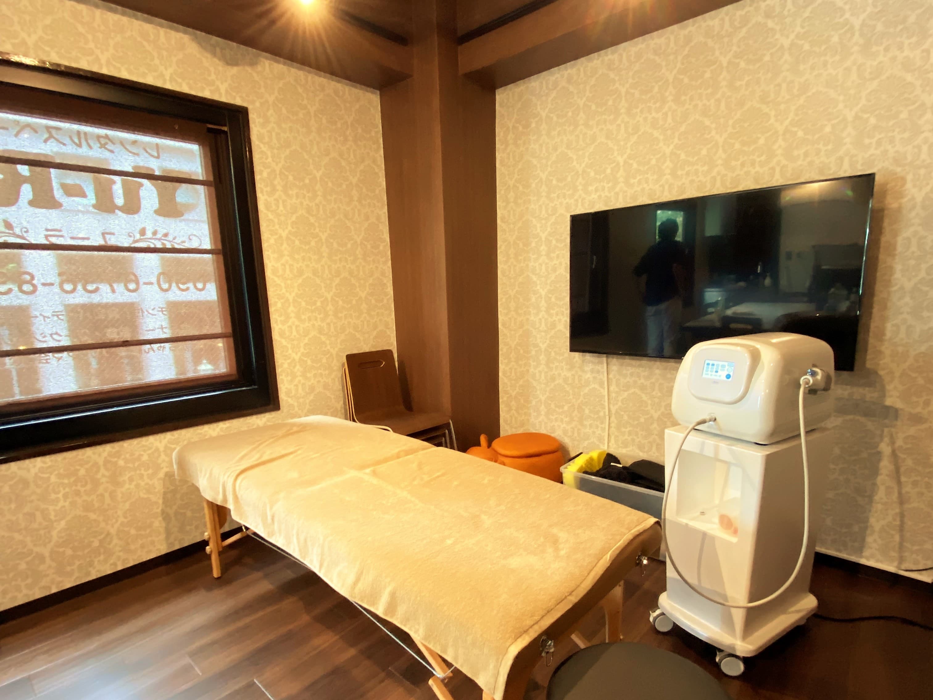 ベッドやエステマシーンなど必要備品を自由に持込可能です!