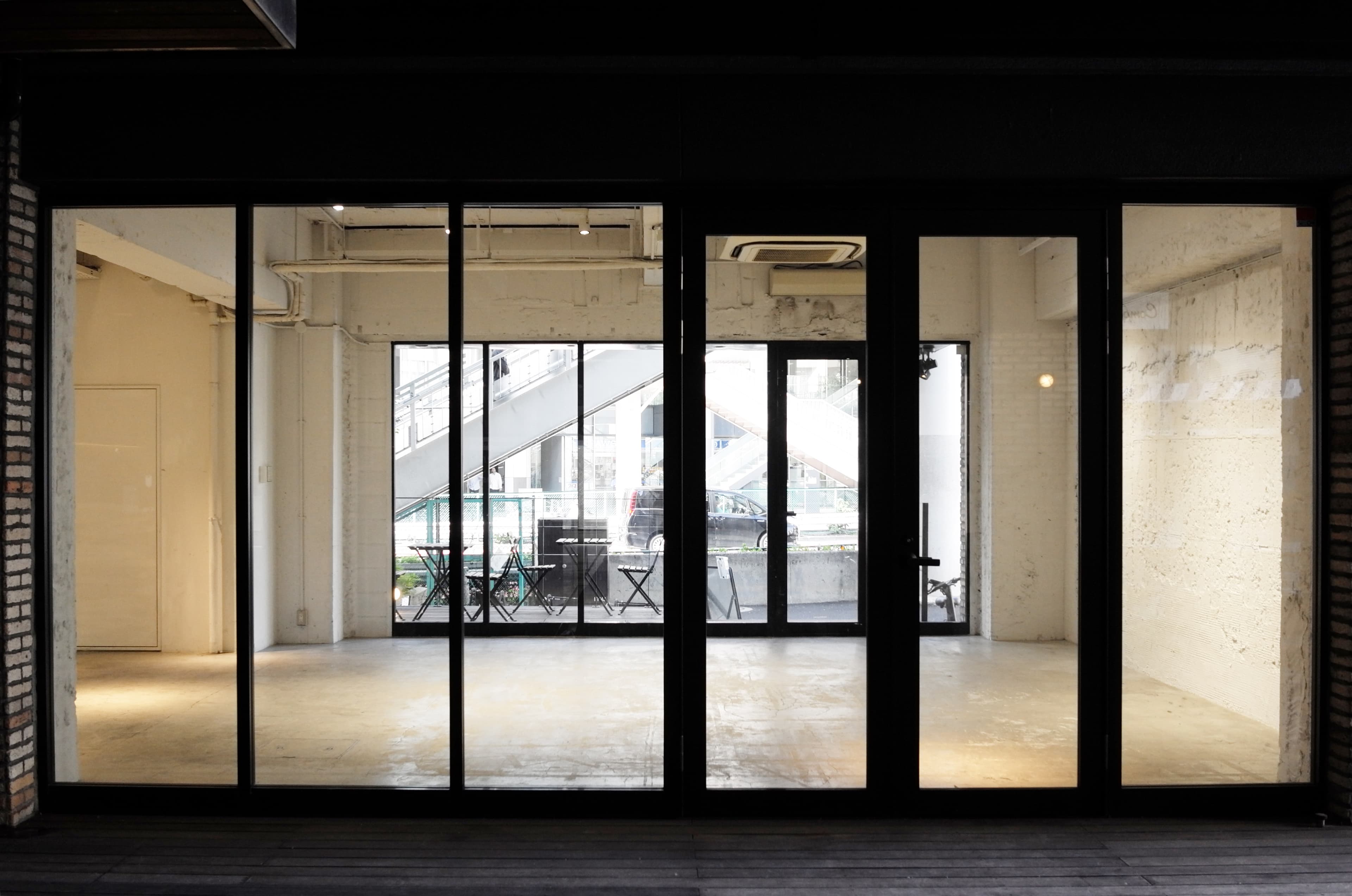 外側② ※THE SHAREエントランス側